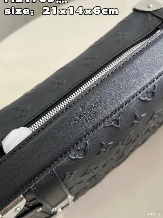 MM VUITTON TRUNK LOUIS SIDE 0425